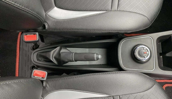 2024 Renault Kwid RXL(O) 1.0L AMT, Petrol, Automatic, 1,182 km, Gear Lever