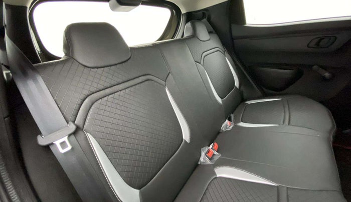 2024 Renault Kwid RXL(O) 1.0L AMT, Petrol, Automatic, 1,182 km, Right Side Rear Door Cabin