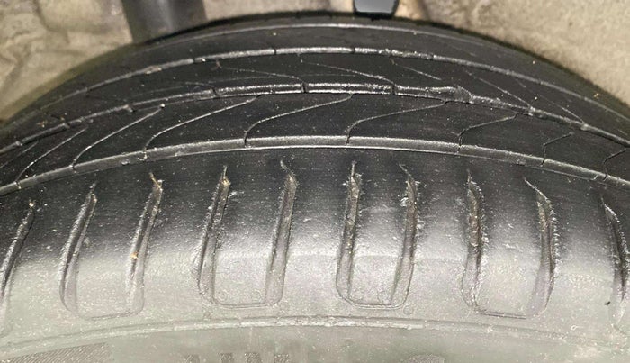 2017 Hyundai Verna 1.6 CRDI SX + AT, Diesel, Automatic, 85,811 km, Right Rear Tyre Tread