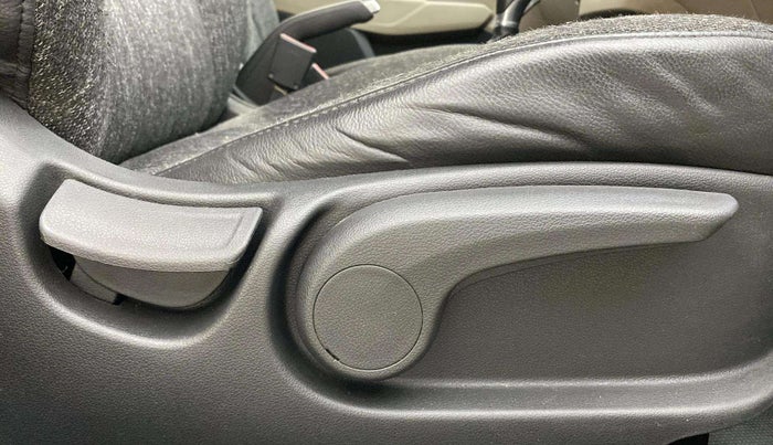 2017 Hyundai Verna 1.6 CRDI SX + AT, Diesel, Automatic, 85,811 km, Driver Side Adjustment Panel
