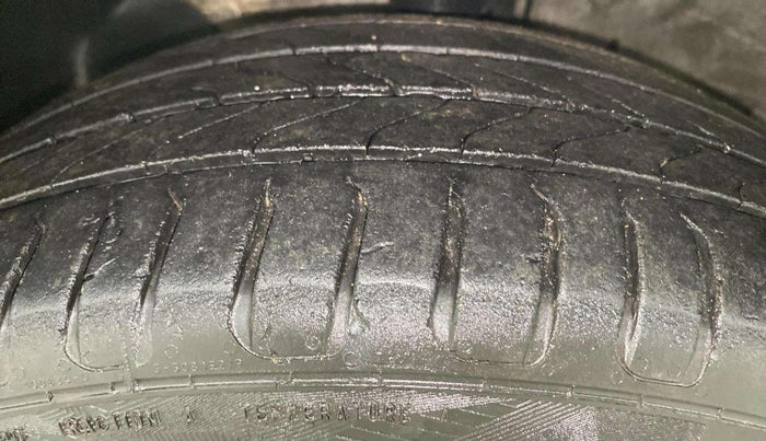 2017 Hyundai Verna 1.6 CRDI SX + AT, Diesel, Automatic, 85,811 km, Left Front Tyre Tread