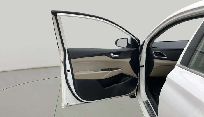 2017 Hyundai Verna 1.6 CRDI SX + AT, Diesel, Automatic, 85,811 km, LHS Front Door