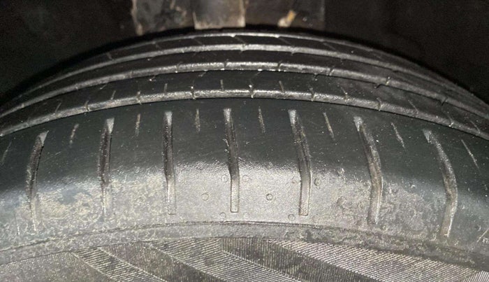 2023 Tata ALTROZ XZ PLUS O SUNROOF CNG, CNG, Manual, 61,077 km, Left Front Tyre Tread