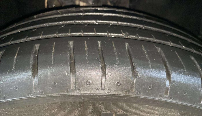2023 Tata ALTROZ XZ PLUS O SUNROOF CNG, CNG, Manual, 61,077 km, Right Front Tyre Tread