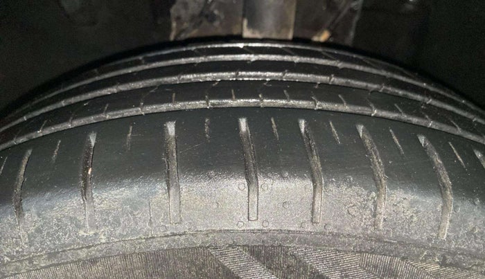 2023 Tata ALTROZ XZ PLUS O SUNROOF CNG, CNG, Manual, 61,077 km, Left Rear Tyre Tread