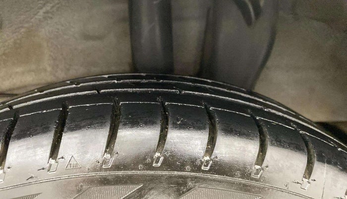 2020 Hyundai NEW SANTRO SPORTZ CNG, CNG, Manual, 61,407 km, Left Front Tyre Tread