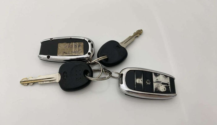 2020 Hyundai NEW SANTRO SPORTZ CNG, CNG, Manual, 61,407 km, Key Close Up
