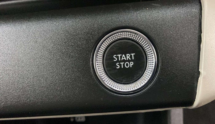 2021 Renault TRIBER RXZ, Petrol, Manual, 46,522 km, Keyless Start/ Stop Button