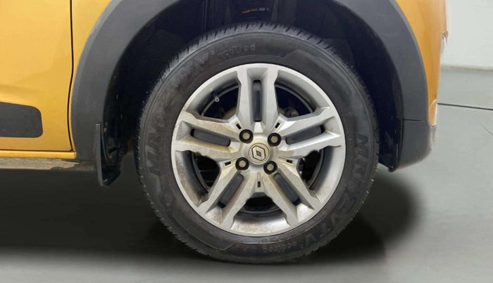 2021 Renault TRIBER RXZ, Petrol, Manual, 46,522 km, Right Front Wheel