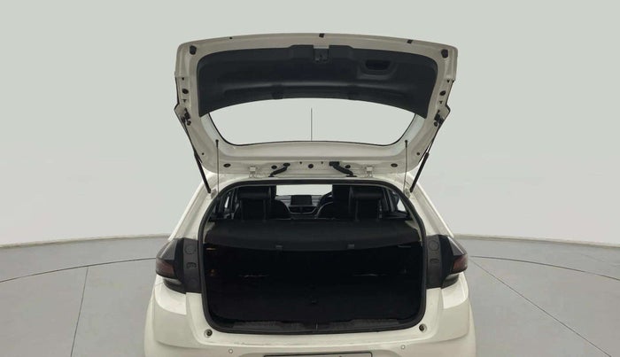 2023 Tata ALTROZ XZ CNG, CNG, Manual, 30,448 km, Boot Door Open