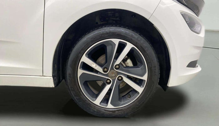 2023 Tata ALTROZ XZ CNG, CNG, Manual, 30,448 km, Right Front Wheel