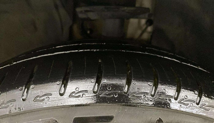 2023 Tata ALTROZ XZ CNG, CNG, Manual, 30,448 km, Left Front Tyre Tread