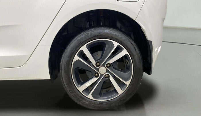 2023 Tata ALTROZ XZ CNG, CNG, Manual, 30,448 km, Left Rear Wheel