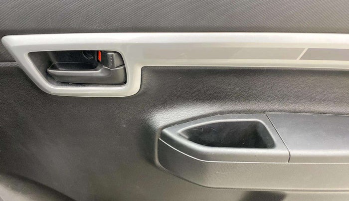 2022 Maruti S PRESSO VXI (O), Petrol, Manual, 31,769 km, Driver Side Door Panels Control