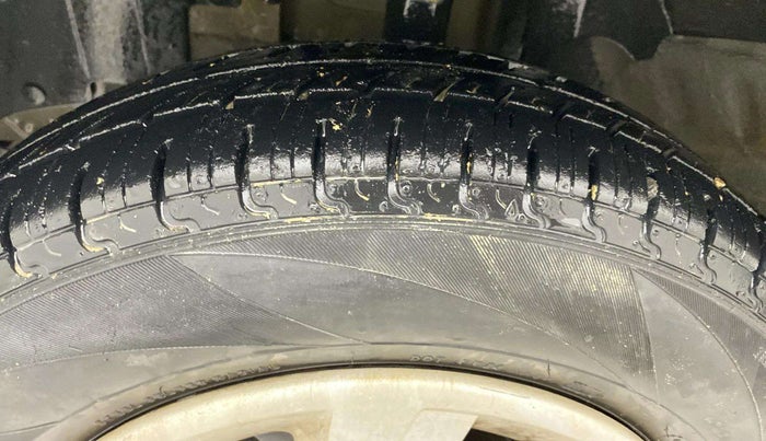 2016 Renault Kwid RXL, Petrol, Manual, 29,951 km, Left Front Tyre Tread