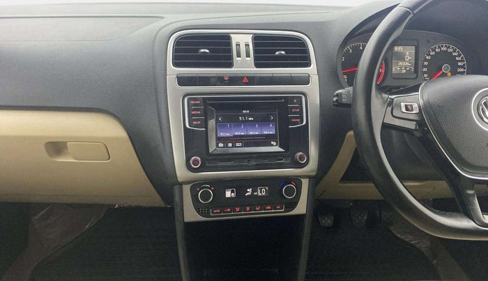2016 Volkswagen Ameo HIGHLINE1.2L, Petrol, Manual, 28,308 km, Air Conditioner