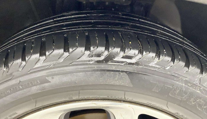 2019 Jeep Compass LIMITED PLUS DIESEL, Diesel, Manual, 65,688 km, Right Front Tyre Tread