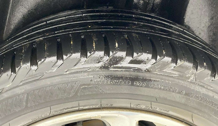 2019 Jeep Compass LIMITED PLUS DIESEL, Diesel, Manual, 65,688 km, Left Rear Tyre Tread