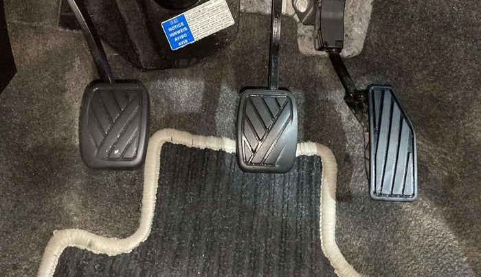 2019 Maruti Swift LXI, Petrol, Manual, 68,107 km, Pedals