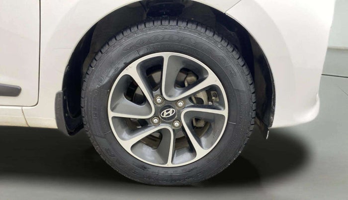 2018 Hyundai Grand i10 SPORTZ (O) AT 1.2 KAPPA VTVT, Petrol, Automatic, 28,872 km, Right Front Wheel