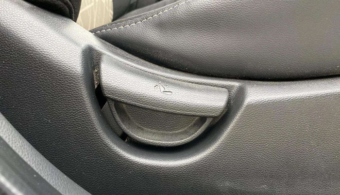2018 Hyundai Grand i10 SPORTZ (O) AT 1.2 KAPPA VTVT, Petrol, Automatic, 28,872 km, Driver Side Adjustment Panel