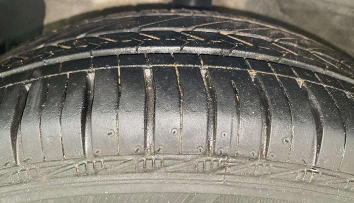2018 Hyundai Grand i10 SPORTZ (O) AT 1.2 KAPPA VTVT, Petrol, Automatic, 28,872 km, Left Front Tyre Tread