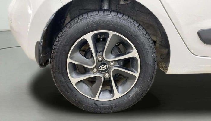 2018 Hyundai Grand i10 SPORTZ (O) AT 1.2 KAPPA VTVT, Petrol, Automatic, 28,872 km, Right Rear Wheel