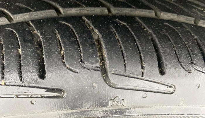 2018 Hyundai Grand i10 SPORTZ AT 1.2 KAPPA VTVT, Petrol, Automatic, 70,472 km, Left Front Tyre Tread