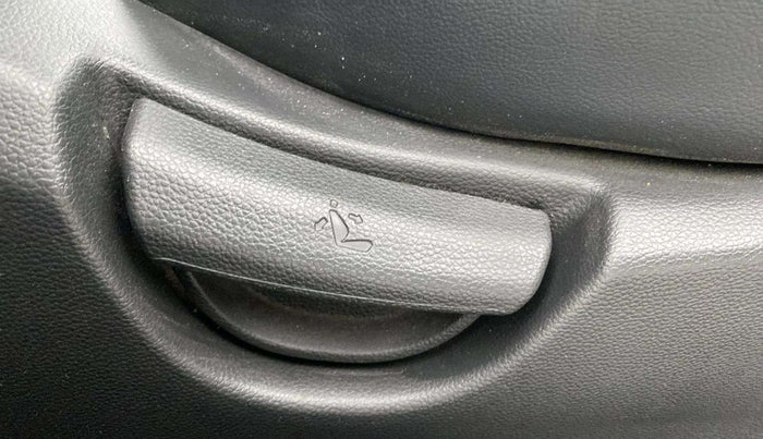2018 Hyundai Grand i10 SPORTZ AT 1.2 KAPPA VTVT, Petrol, Automatic, 70,472 km, Driver Side Adjustment Panel