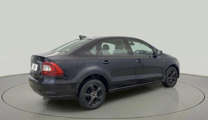 2013 Skoda Rapid ELEGANCE 1.6 MPI MT, Petrol, Manual, 45,045 km, Right Back Diagonal