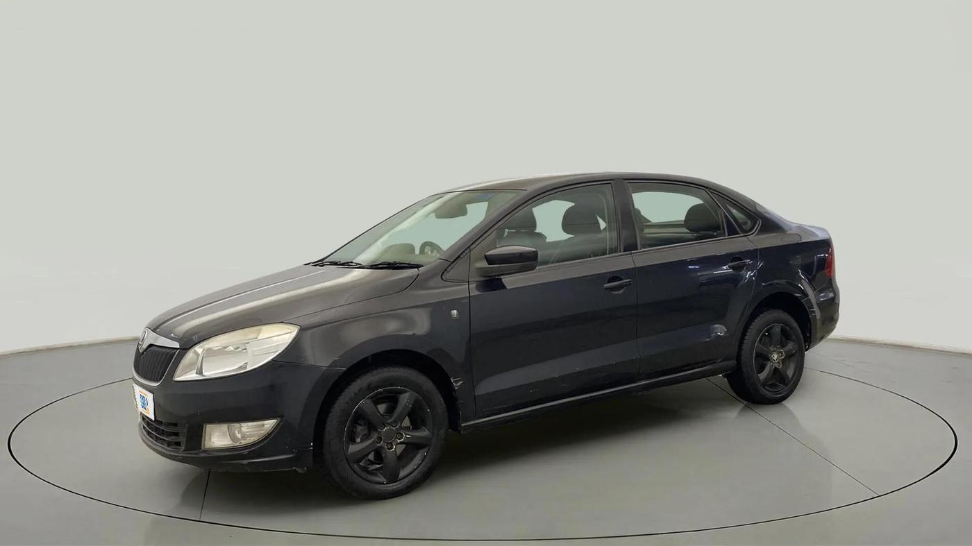 2013 Skoda Rapid ELEGANCE 1.6 MPI MT, Petrol, Manual, 45,311 km, Left Front Diagonal