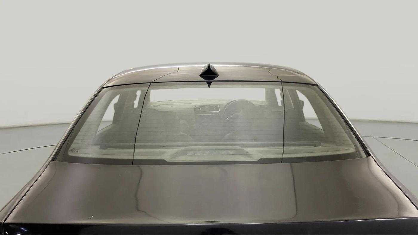 2013 Skoda Rapid ELEGANCE 1.6 MPI MT, Petrol, Manual, 45,311 km, Rear Windshield