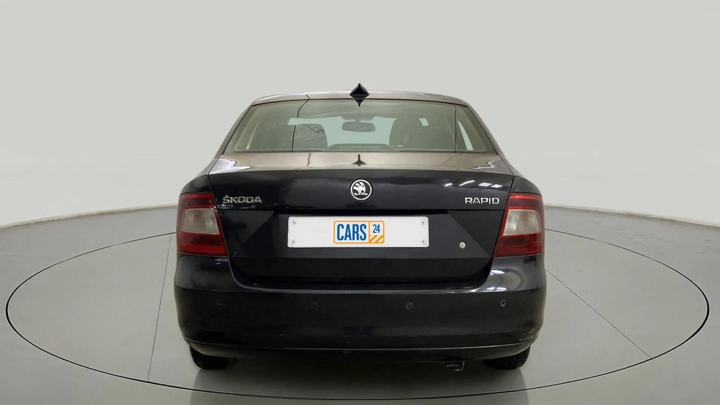 2013 Skoda Rapid ELEGANCE 1.6 MPI MT, Petrol, Manual, 45,311 km, Back/Rear