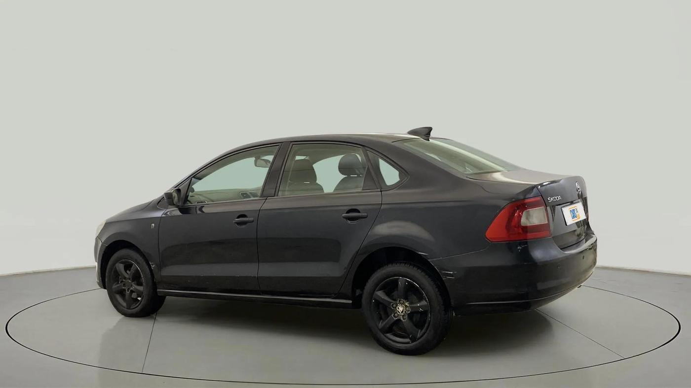 2013 Skoda Rapid ELEGANCE 1.6 MPI MT, Petrol, Manual, 45,311 km, Left Back Diagonal