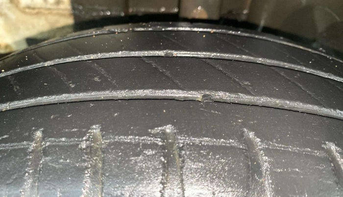 2020 Renault Kwid RXL, Petrol, Manual, 63,891 km, Left Front Tyre Tread