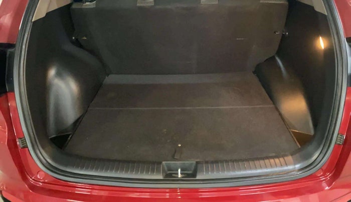2017 Hyundai Creta E PLUS 1.6 PETROL, Petrol, Manual, 54,084 km, Boot Inside