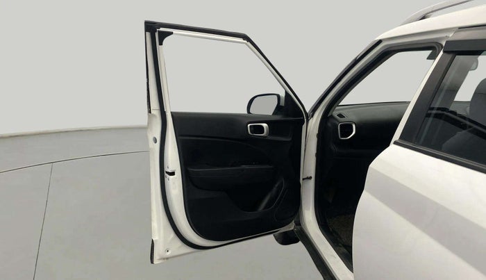 2022 Hyundai VENUE S+ 1.2, Petrol, Manual, 41,463 km, LHS Front Door