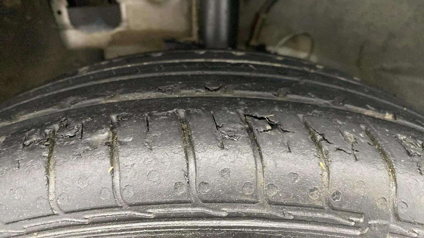2022 Hyundai VENUE S+ 1.2, Petrol, Manual, 41,463 km, Left Front Tyre Tread