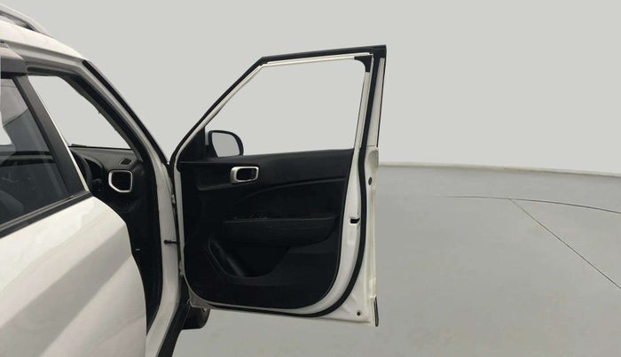 2022 Hyundai VENUE S+ 1.2, Petrol, Manual, 41,463 km, RHS Front Door