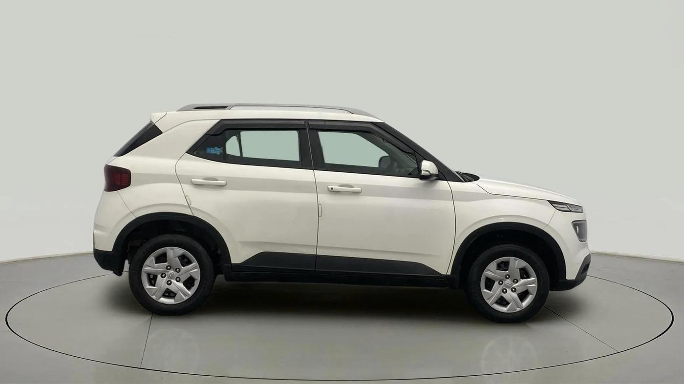 2022 Hyundai VENUE S+ 1.2, Petrol, Manual, 41,463 km, Right Side View