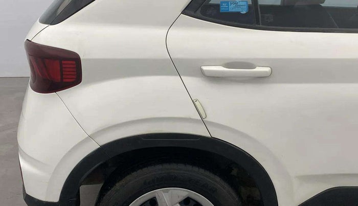 2022 Hyundai VENUE S+ 1.2, Petrol, Manual, 41,463 km, Right quarter panel - Minor scratches