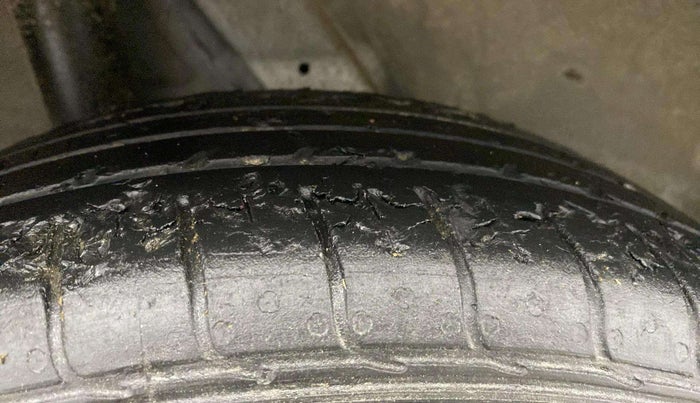 2022 Hyundai VENUE S+ 1.2, Petrol, Manual, 41,463 km, Right Rear Tyre Tread