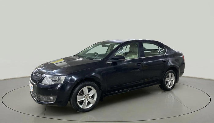 2017 Skoda Octavia AMBITION PLUS AT 1.8 TSI, Petrol, Automatic, 56,673 km, Left Front Diagonal