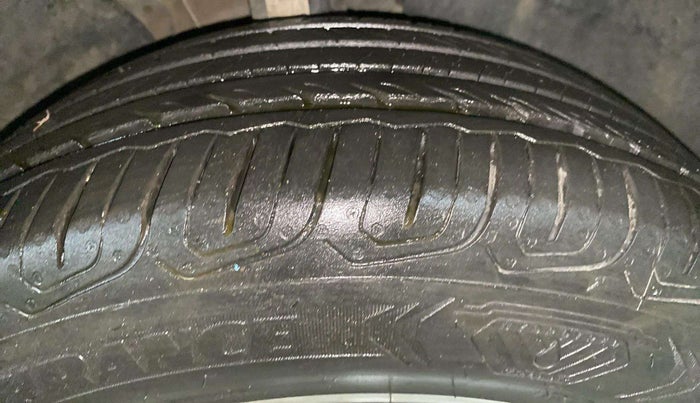 2017 Skoda Octavia AMBITION PLUS AT 1.8 TSI, Petrol, Automatic, 56,673 km, Right Front Tyre Tread