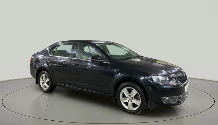 2017 Skoda Octavia AMBITION PLUS AT 1.8 TSI, Petrol, Automatic, 56,673 km, Right Front Diagonal