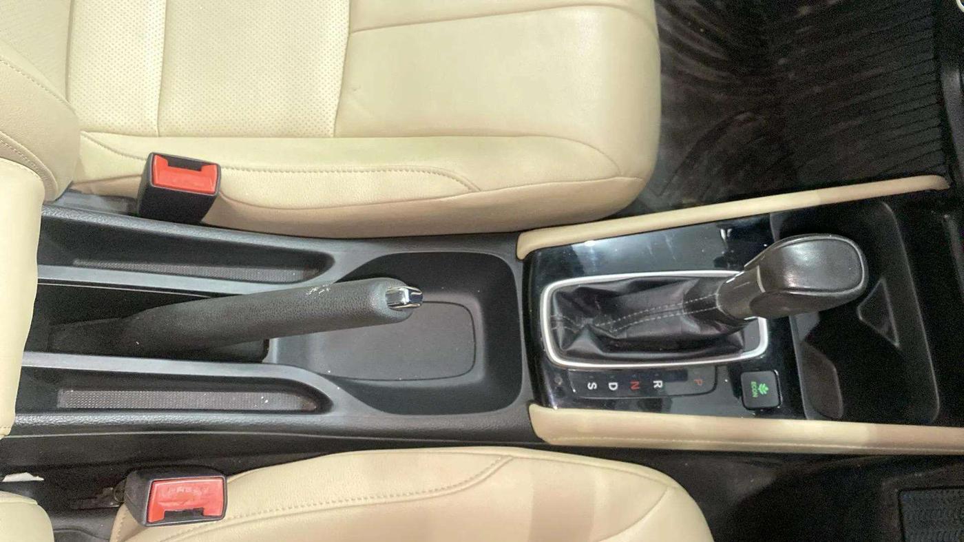 2020 Honda City 1.5L I-VTEC ZX CVT, Petrol, Automatic, 39,259 km, Gear Lever