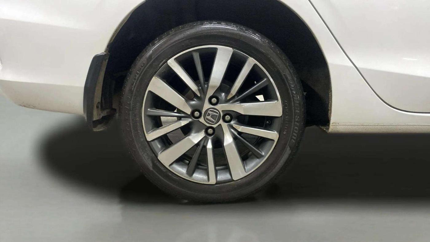 2020 Honda City 1.5L I-VTEC ZX CVT, Petrol, Automatic, 39,259 km, Right Rear Wheel