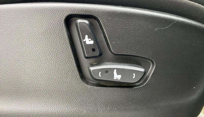 2020 MG HECTOR SMART HYBRID 1.5 PETROL, Petrol, Manual, 45,588 km, Driver Side Adjustment Panel