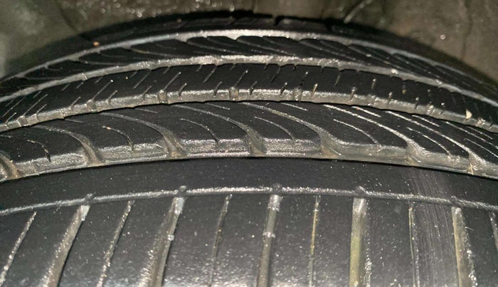 2016 Hyundai Elite i20 ASTA 1.2 (O), Petrol, Manual, 35,356 km, Left Front Tyre Tread