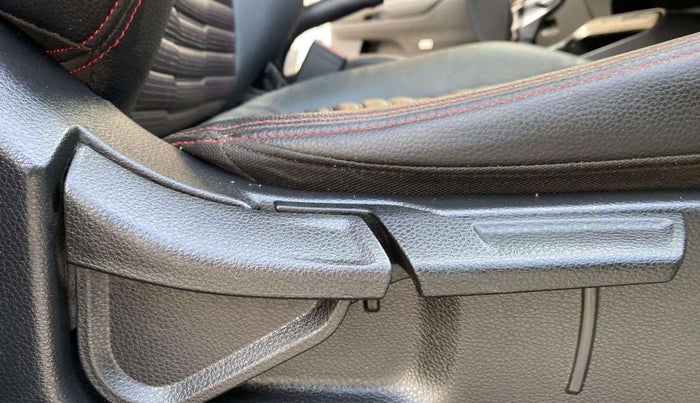 2020 KIA SONET GTX PLUS 1.0 DCT, Petrol, Automatic, 54,234 km, Driver Side Adjustment Panel